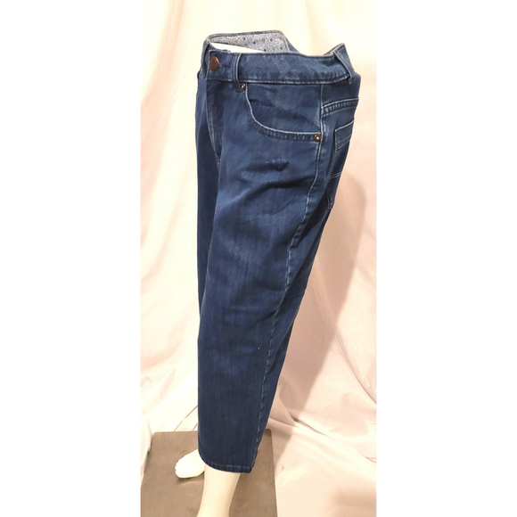 NWT - IZOD Women's Capri Cropped Stretch Jeans - Size 6 - Picture 2 of 10
